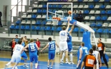 Полуфинал за Рилски спортист след мъжка битка със Спартак
