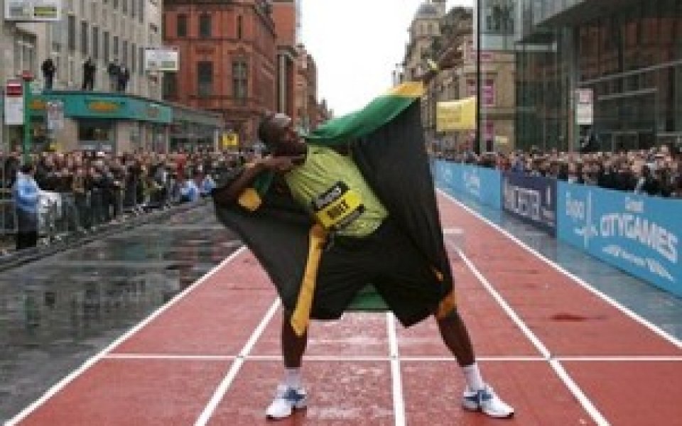Болт счупи рекорда на 150 метра по улиците на Манчестър