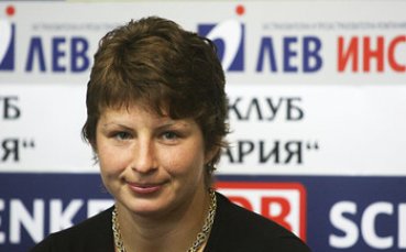 Станка Златева получи чек за 10 000 лева