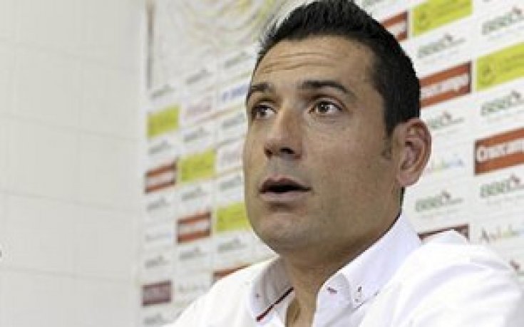 Палоп застана зад старши треньора на Севиля