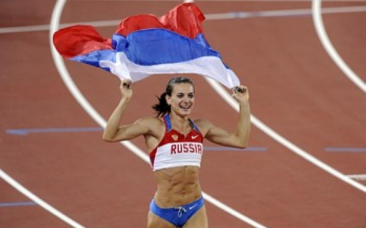 Сър Боби Чарлтън, Десаи и Томба наградиха Исинбаева