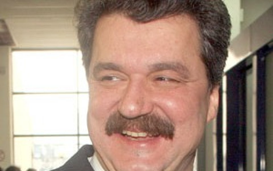 Батков е на линия, привика Велев и Боримиров