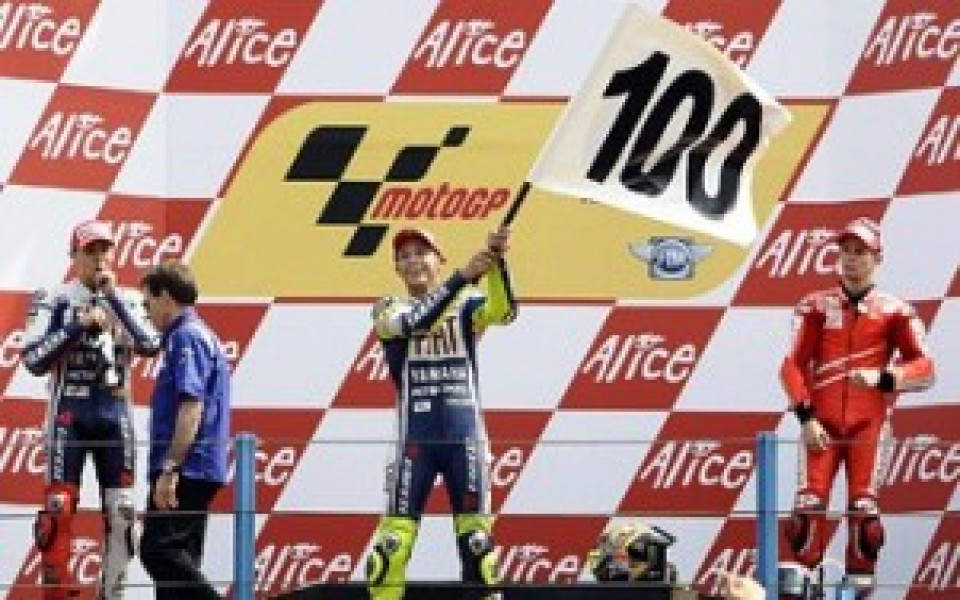 Валентино Роси записа победа номер 100 в MotoGP