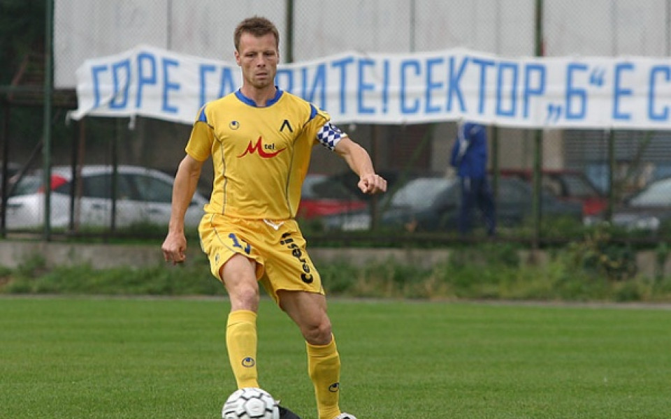 Жоро Христов отстъпи номер 11 на Топчо