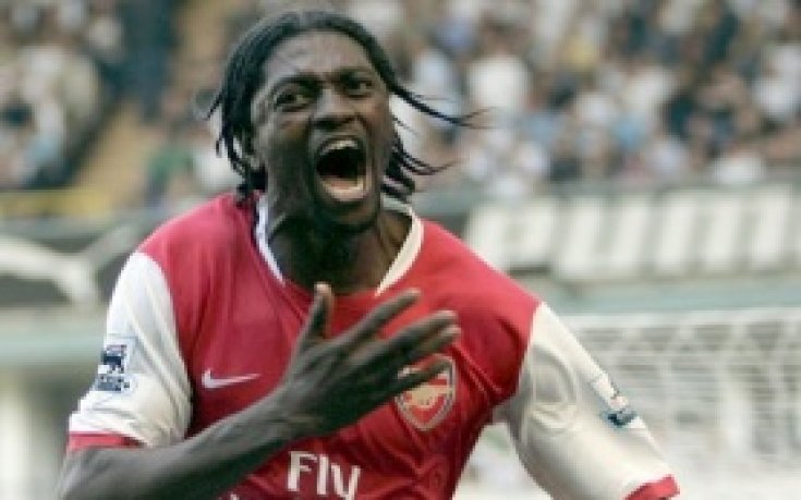 Адебайор се приближава към Сити