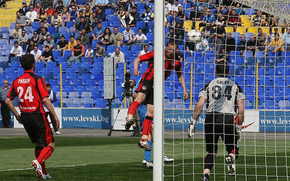 Локо София се дъни срещу Балкан, губи 1:2