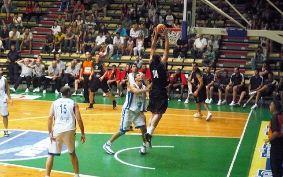 Баскетболистите ни разбиха Кипър