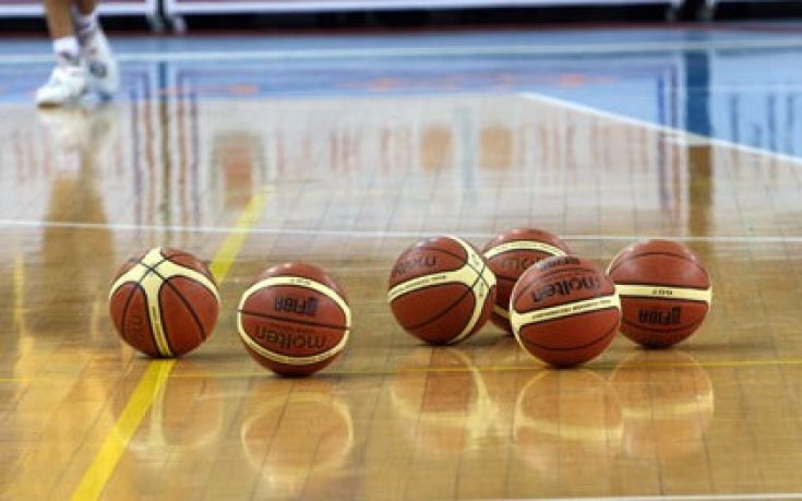 Агнеса Дойчинова подписа с Монтана