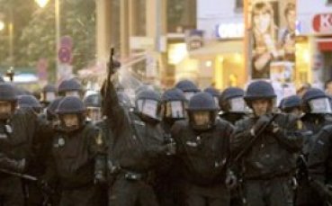 От 200 до 700 полицаи пазят Световното в Берлин