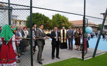 Две училища в град Раковски с нови спортни площадки