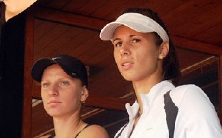 Пиронкова отпадна и на двойки в Сен Мало