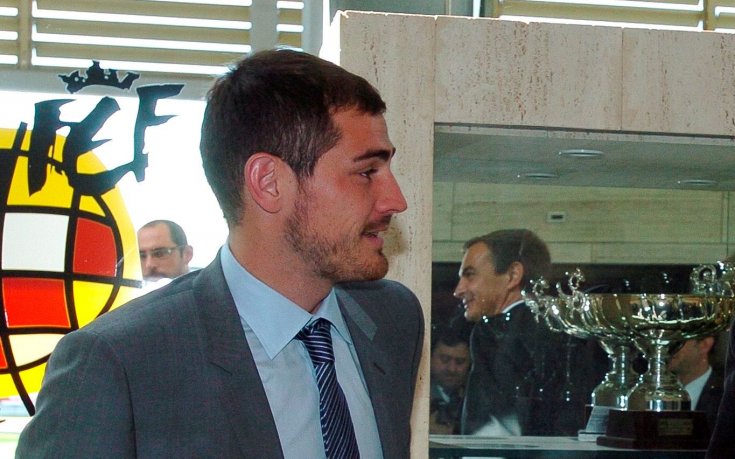 Вратарят Икер Касияс заби ново гадже