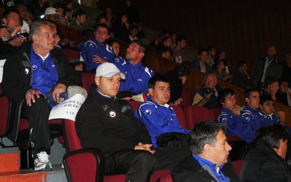 Футболният Левски се успокои – и баскетболистите се дънят