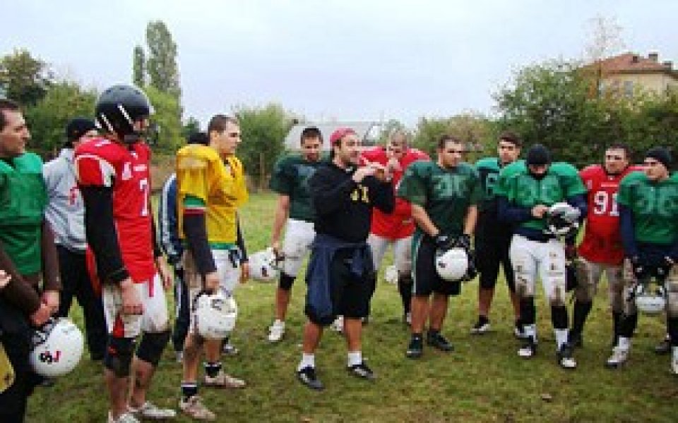 Първият лагер по американски футбол в България приключи успешно
