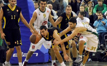 Загуба за Макаби и Пини в Испания