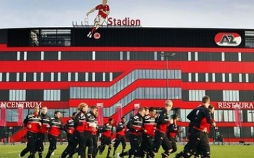 АЗ обяви официално за Дик Адвокаат