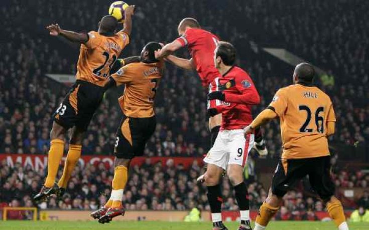 Висшата лига иска обяснение за „командата”, която гостува на Ман Юнайтед