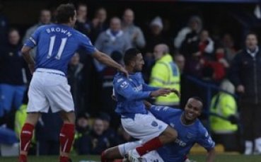 Падението на Ливърпул продължи и срещу Портсмут