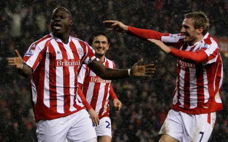 Стоук победи Фулъм в голово снежно шоу