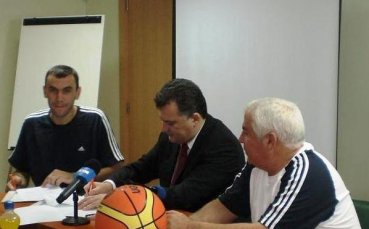 Баскет-федерацията ще опита да спаси отношенията си с Гершон
