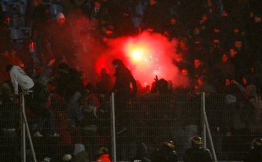 Бой между фенове прекъсна мача Гренобъл – Сент Етиен