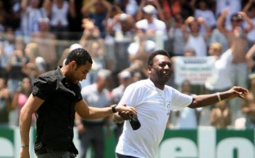 Пеле представи Робиньо в Сантос