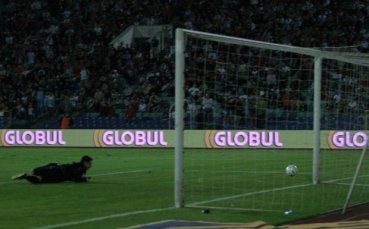 Окука обсъжда националния с вратаря на Черна гора и Дебрецен