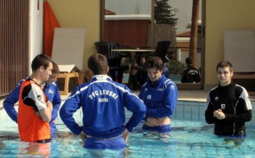 Христо Йовов в игра срещу Слован, Тевия поднови тренировки