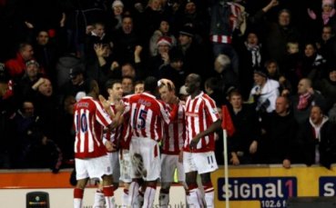 Стоук удари по амбициите на Ман Сити, чака Челси