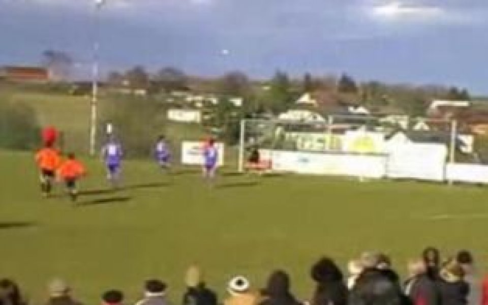ВИДЕО: Каръшки автогол засрами 11 играчи  в Германия