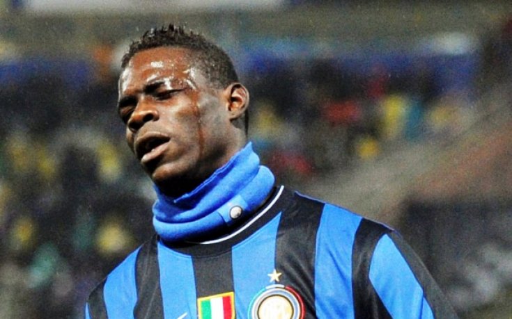 Моуриньо ядосан на Балотели, не го включи в групата