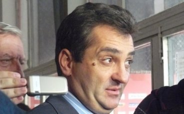 Николай Гигов махна главата на Драгомир Окука