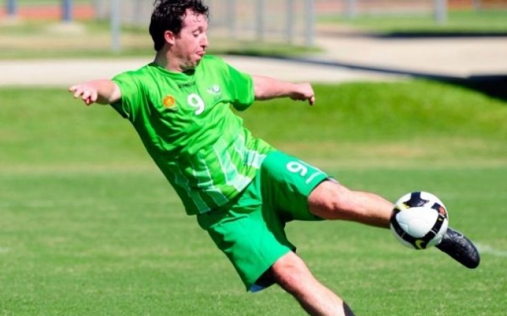 Бившият нападател на Ливърпул Роби Фаулър остава в Австралия