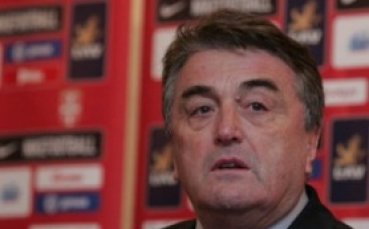 Сърбия няма да обяви официално състава си за Мондиал'2010