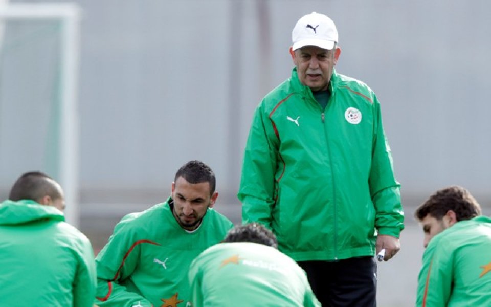 Треньорът на Мболи недоволен от загубата на Алжир