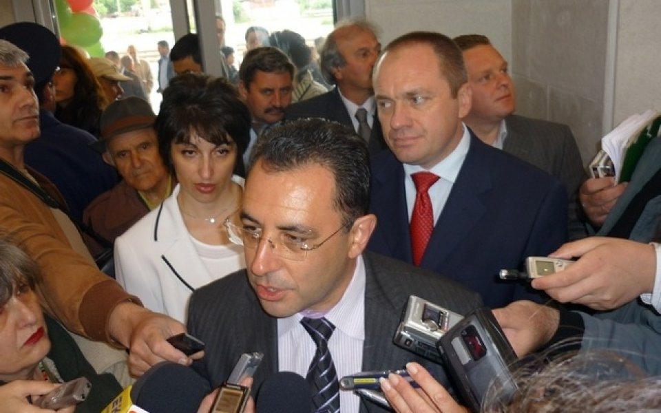 Транспортният министър представя още двама български участници на рали Дакар 2011