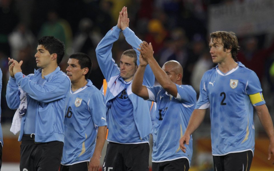 Уругвайците олекнаха с 12 000 долара, обрали ги по време на мача