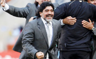 Марадона: Извинявам се на Платини, на Пеле - не