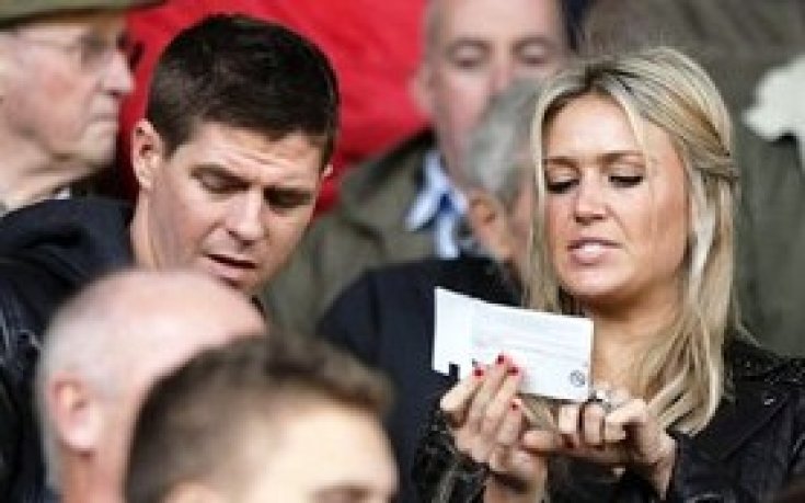 Откриха рокля на Черил Коул… в гардероба на Стивън Джерард