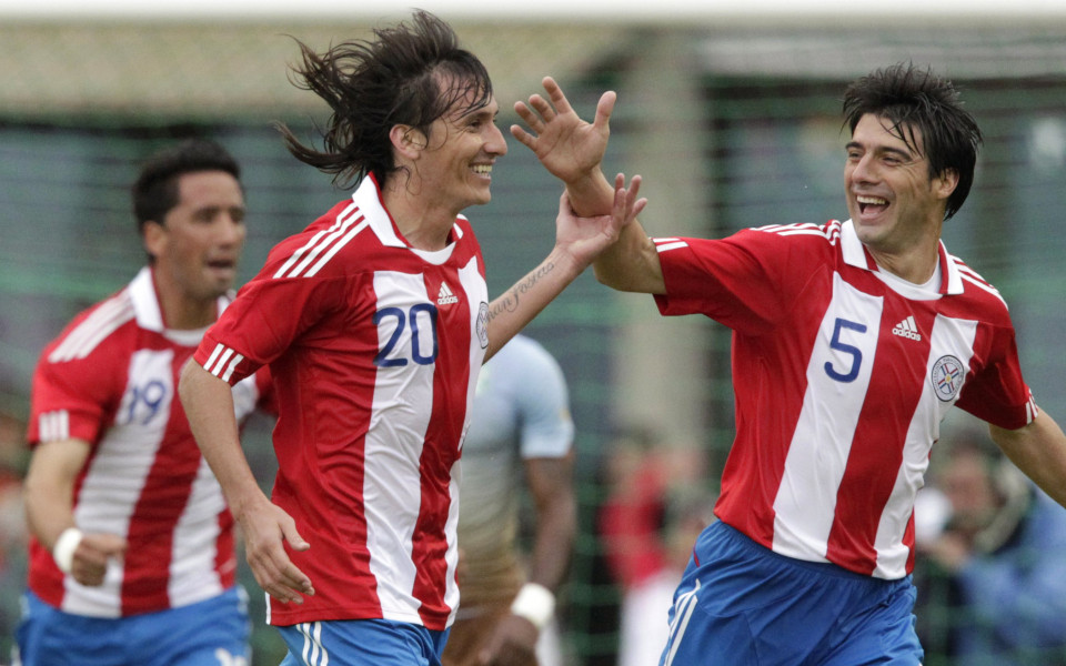 Парагвай без основен защитник срещу Япония