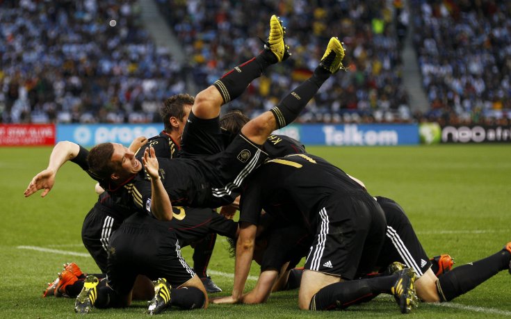 Немската машина отвя и безумния тим на Марадона (ВИДЕО)