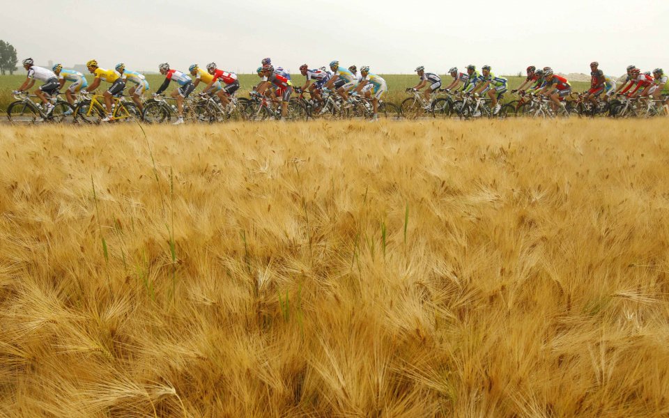 Силван Шаванел излезе начело в Тур дьо Франс, Армстронг и Шлек паднаха