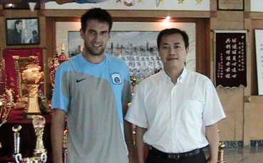 Камбуров направи отличен дебют за Далиен