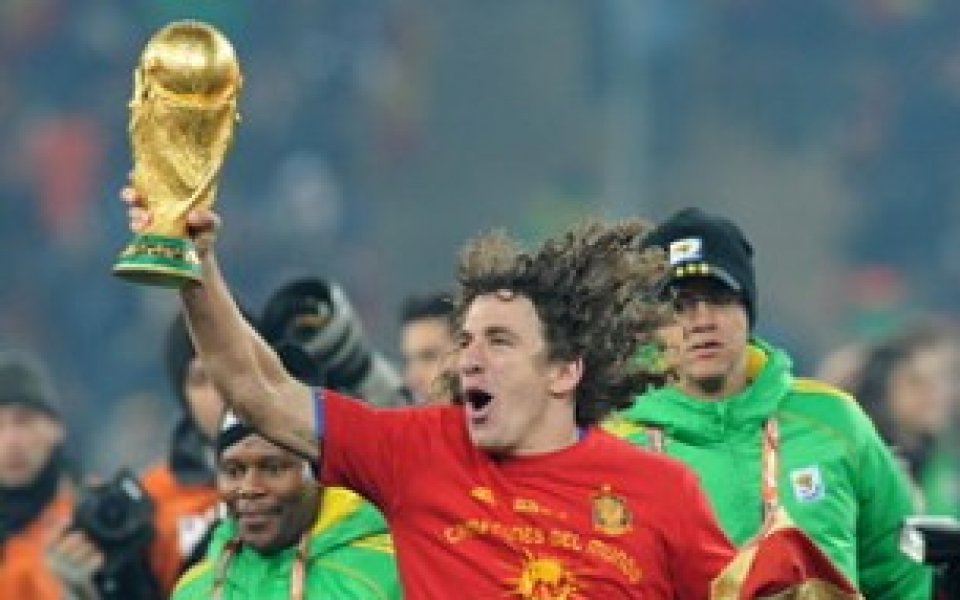 Пуйол остава в 