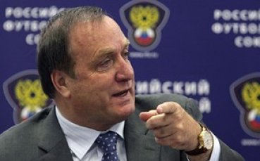 Дик Адвокаат иска по-късен час за Русия - България