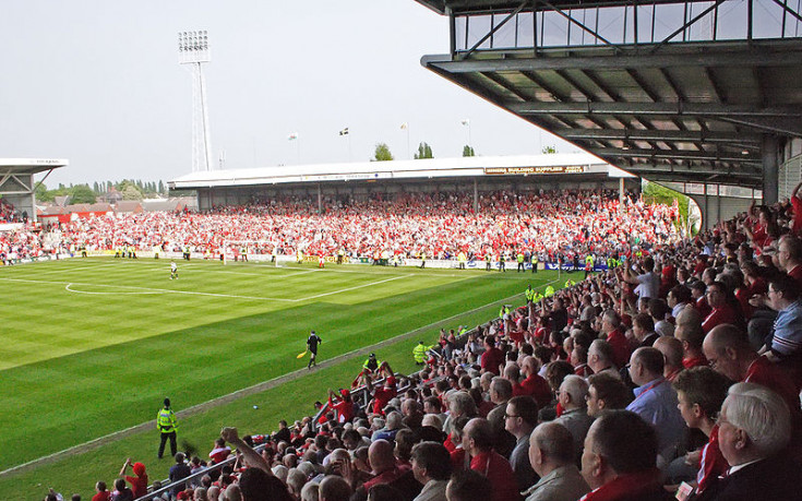 Звезди от Холивуд са в преговори за закупуването на Рексъм