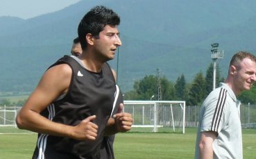 Националите продължават без Радев