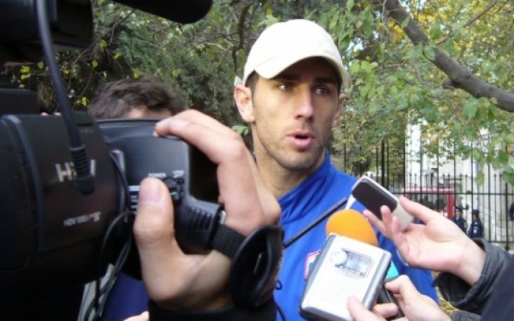 Сакалиев подписа с Академик София