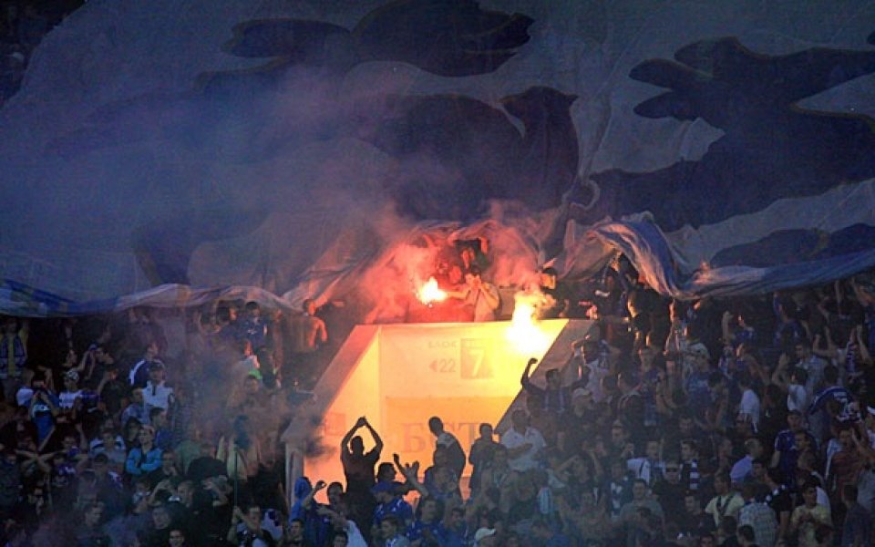 Еврофутбол: Привържениците на Левски са повече от феновете на ЦСКА