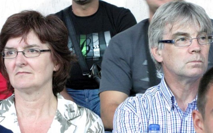 Шеридън чака мама и татко на мача на ЦСКА